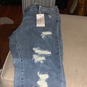 NWT Torrid Distressed Boyfriend Skinny Size 14